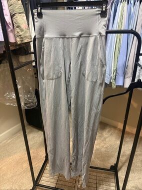 Lulu-Lemon High-Waist Wide Leg Women's  Pants in Light Gray